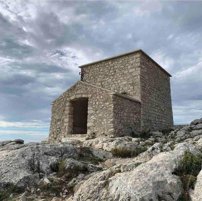 Tiny Liloumaca Coeur Ste Baume Villa Plan d'Aups Kültér fotó